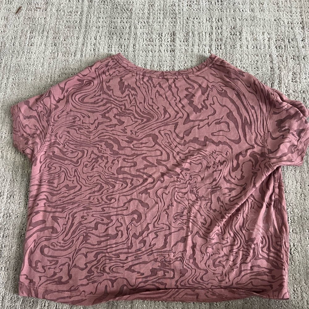 Lululemon t shirt
